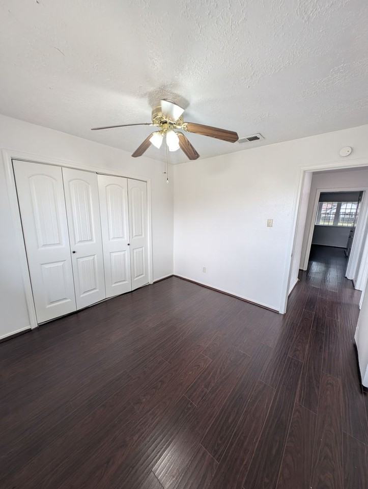 8703 Collingsdale Rd - Photo 5 of 9