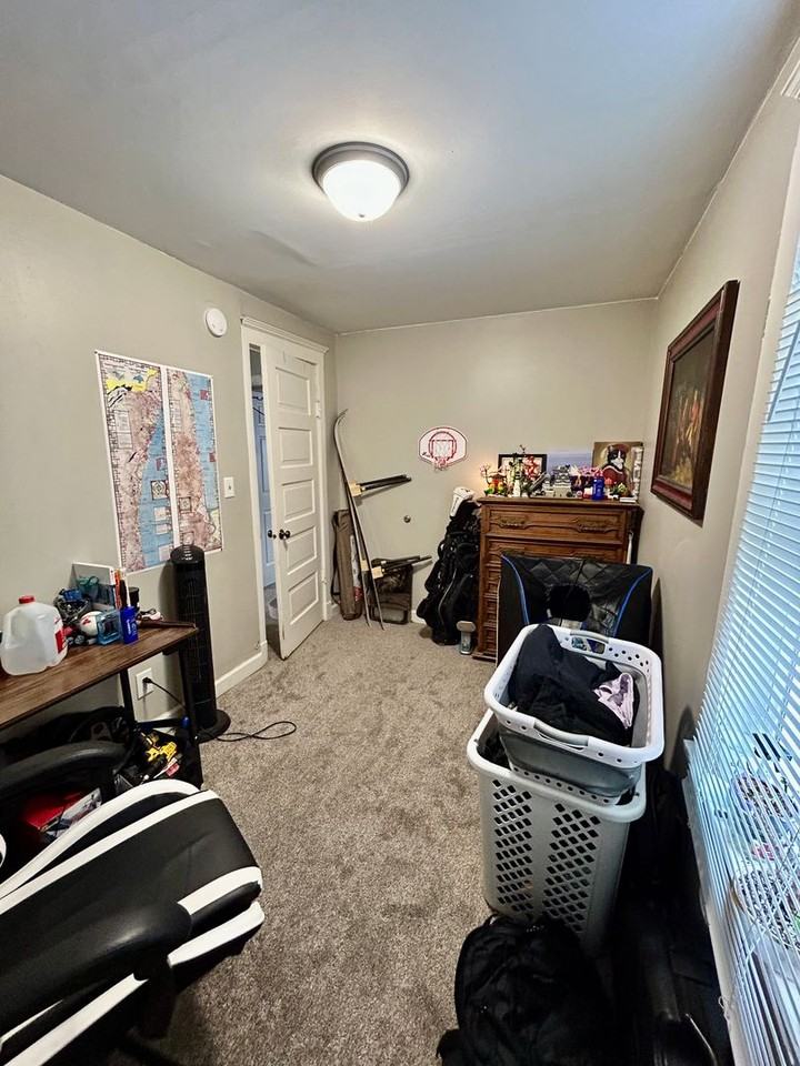 412 N 11th Ave E #1 - Photo 6 of 11