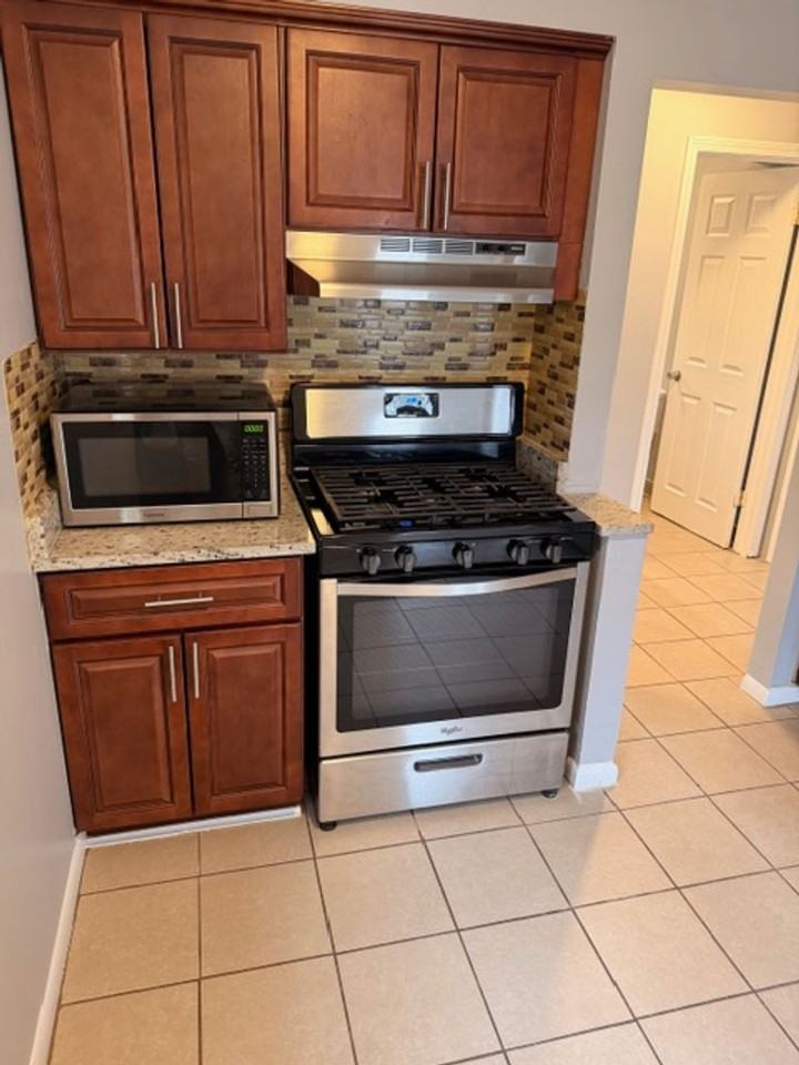 1857 Russell Ave - Photo 4 of 26