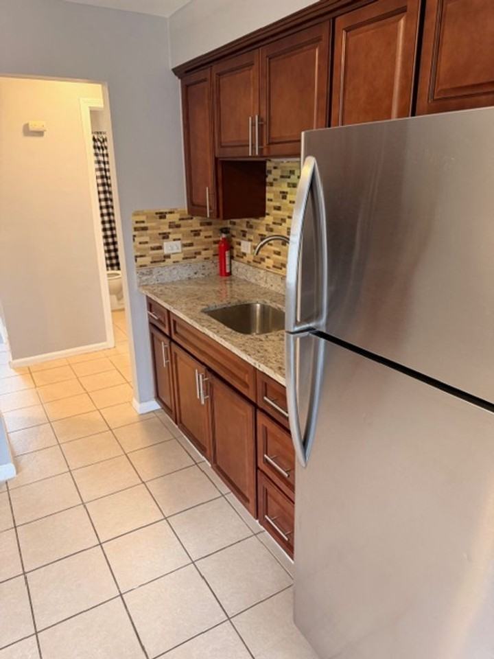 1857 Russell Ave - Photo 5 of 26
