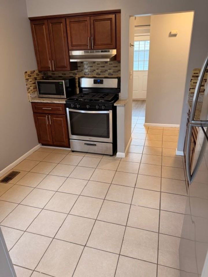 1857 Russell Ave - Photo 7 of 26