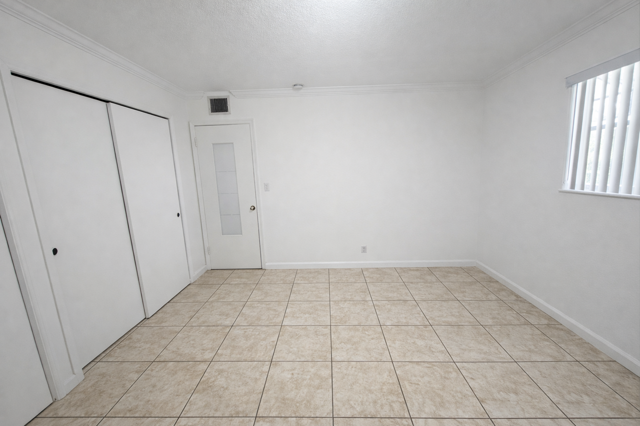 532 S Crescent Dr Hollywood, FL 33021 - Photo 5 of 9