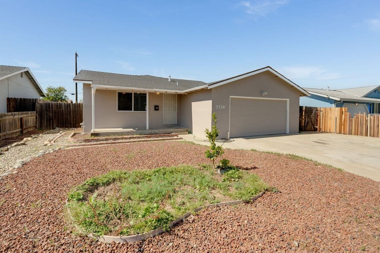 7726 Laurie Way - Photo 3 of 30