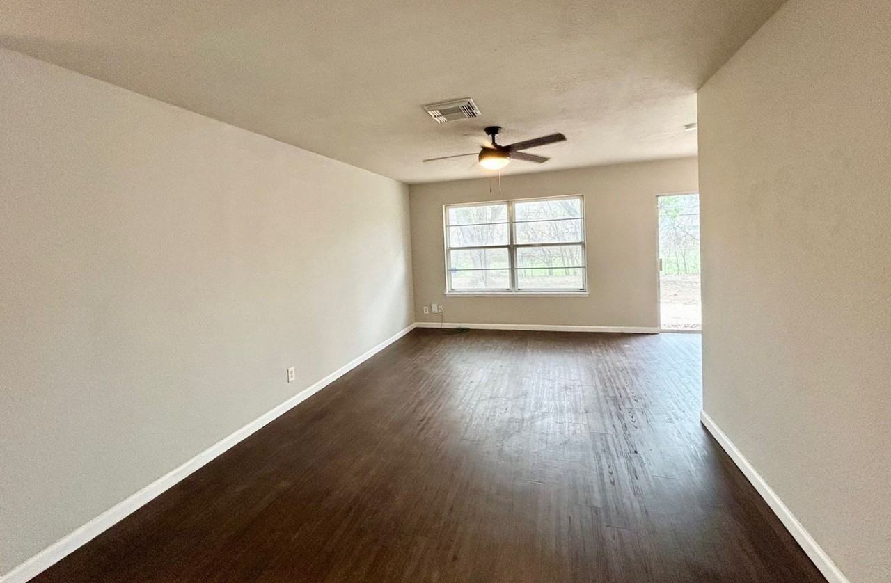 11703 Spring Mont St - Photo 3 of 21