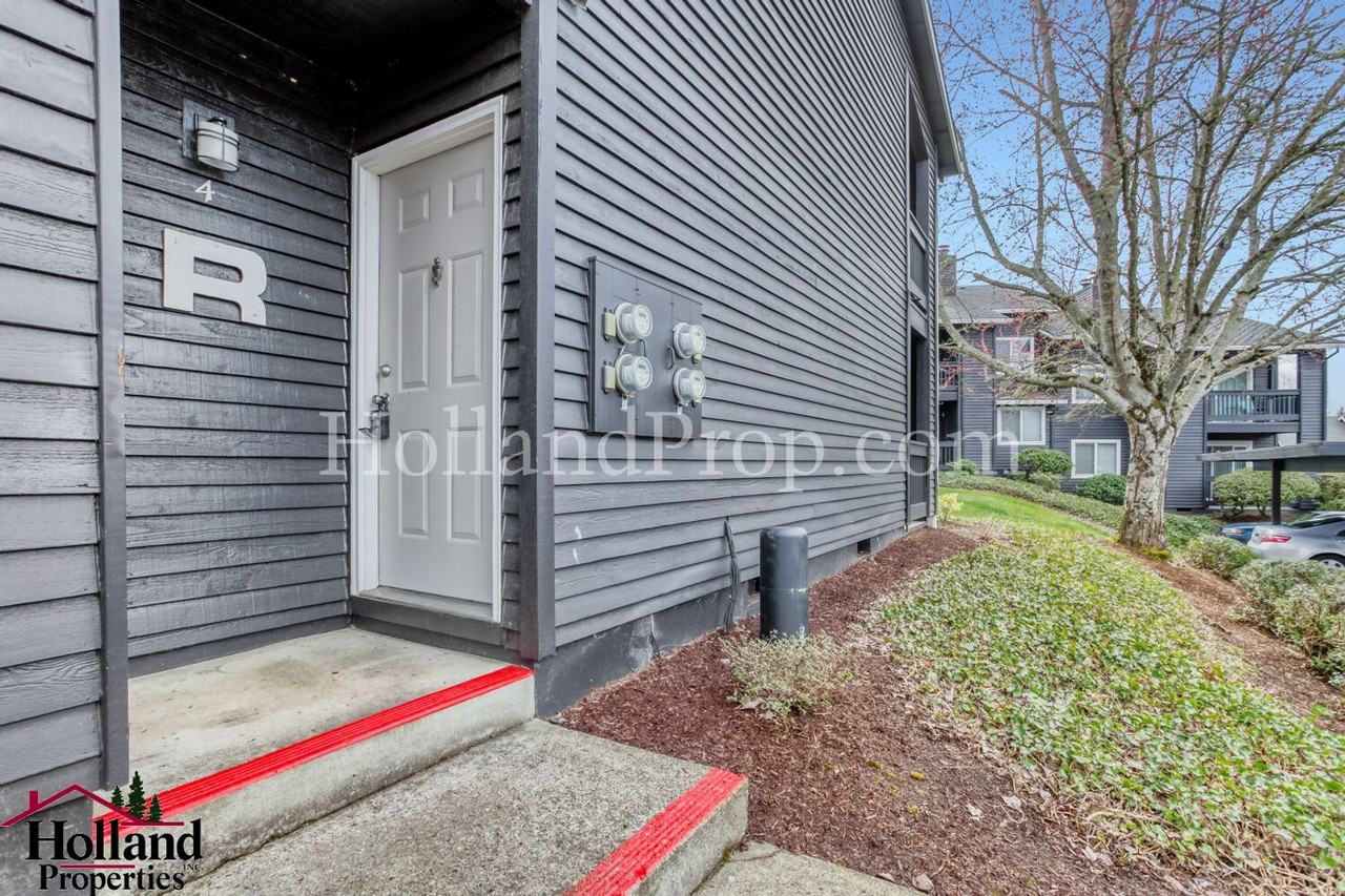 9490 Sw 146th Ter #R4 - Photo 3 of 18