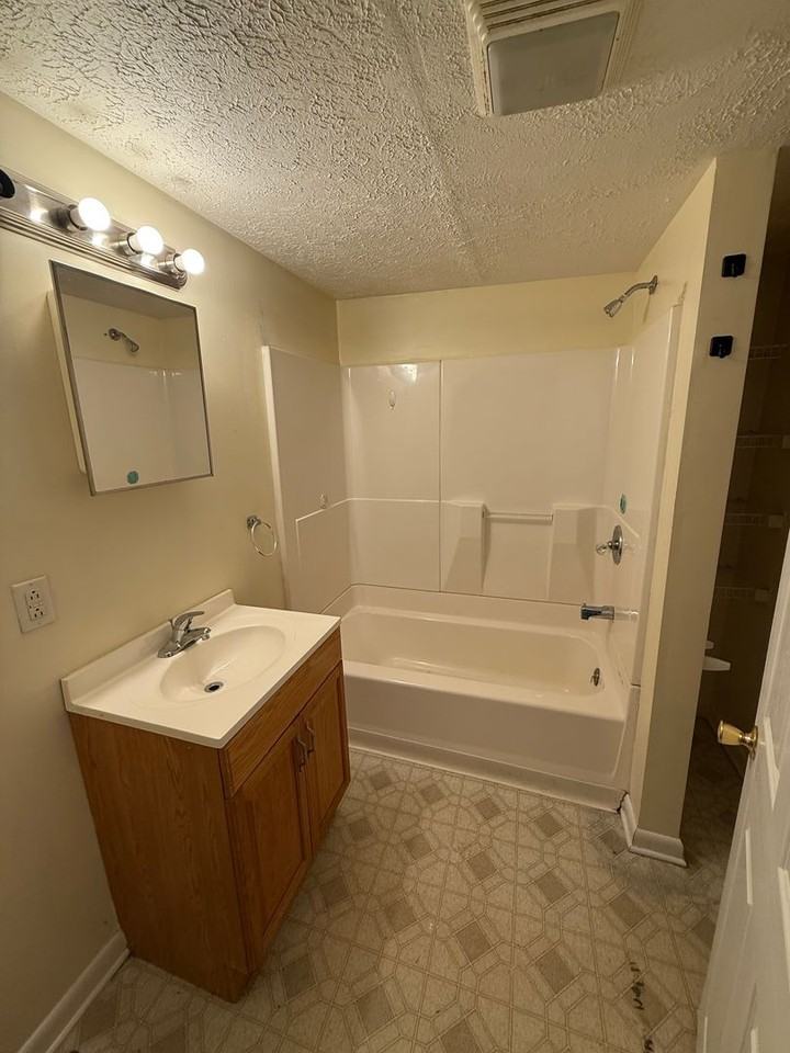 1362 Pennsylvania Ave - Photo 2 of 4