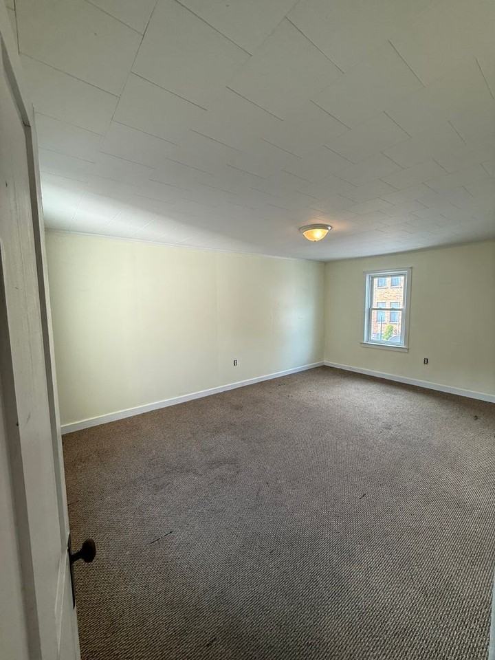 1362 Pennsylvania Ave - Photo 3 of 4