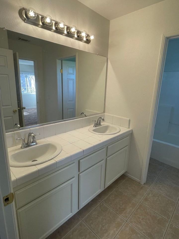 312 Dove Ln - Photo 4 of 4