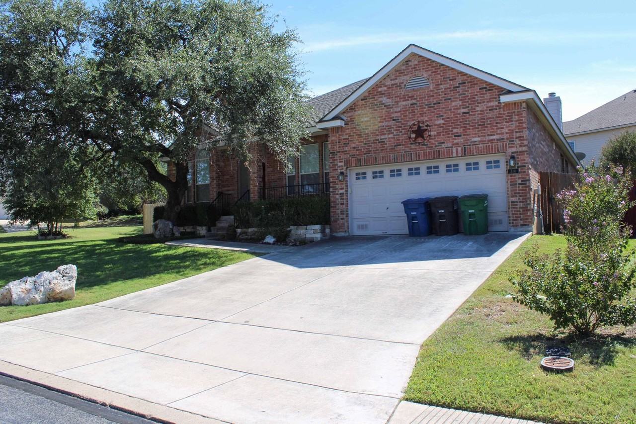 314 Neches Br - Photo 2 of 35