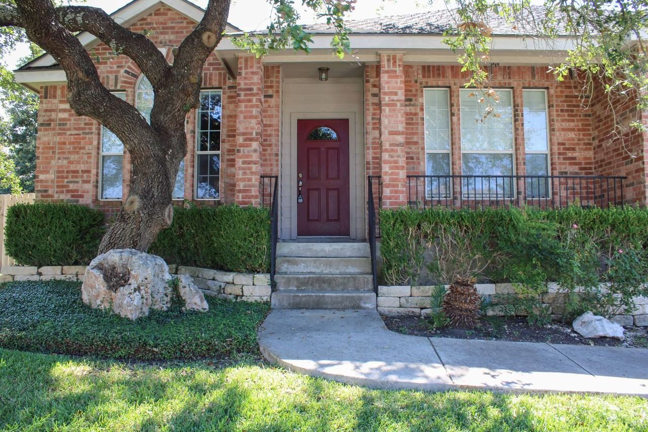 314 Neches Br - Photo 3 of 35