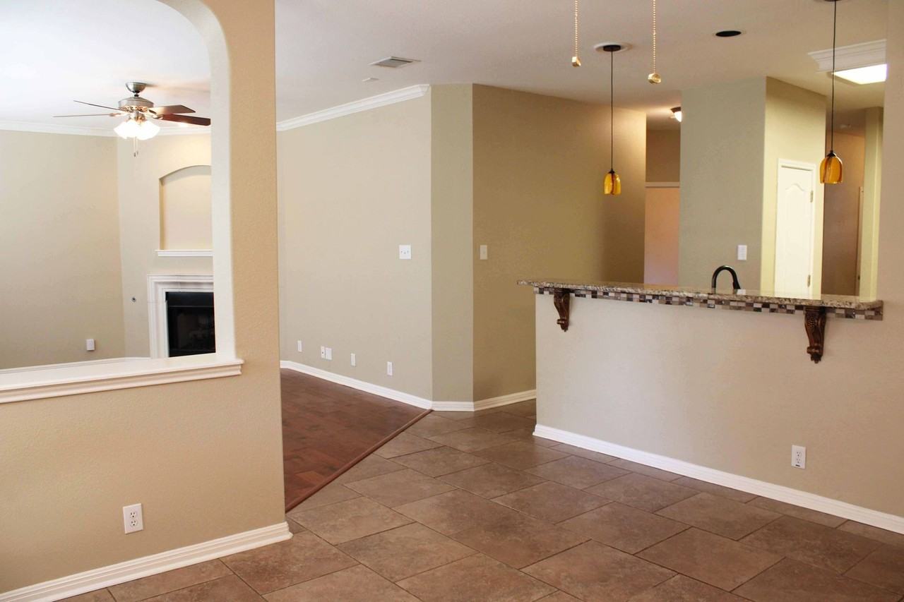 314 Neches Br - Photo 6 of 35