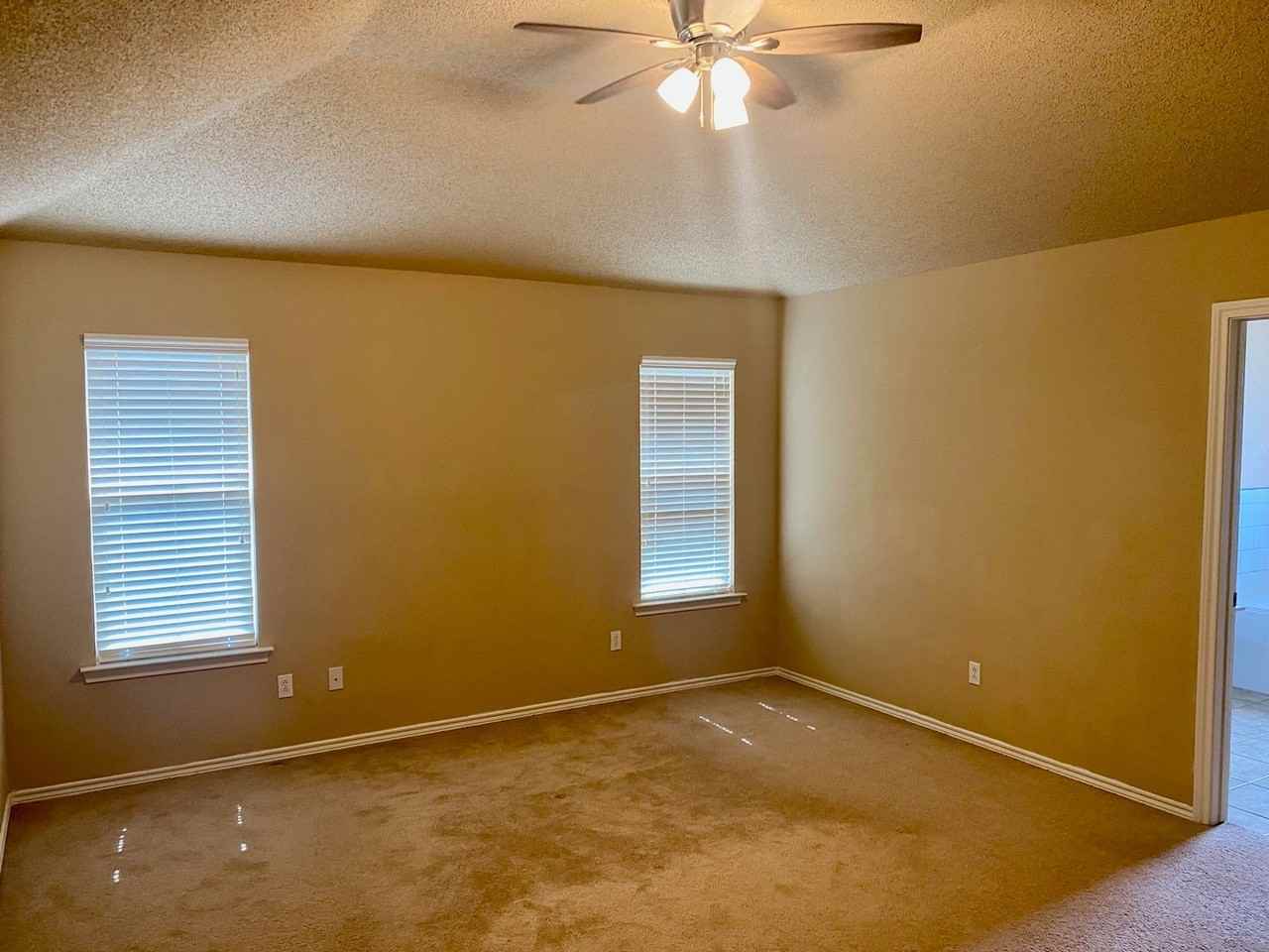 6513 8th St - Photo 3 of 19