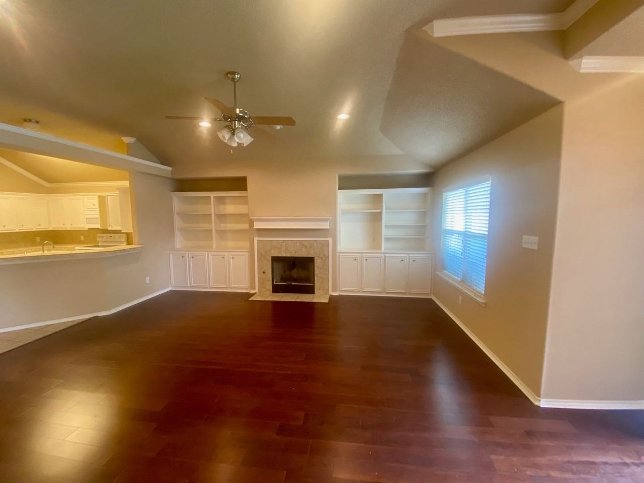 6513 8th St - Photo 5 of 19