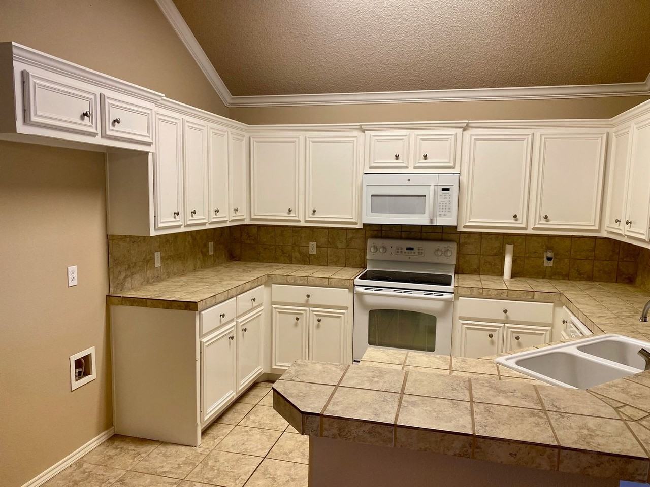 6513 8th St - Photo 6 of 19