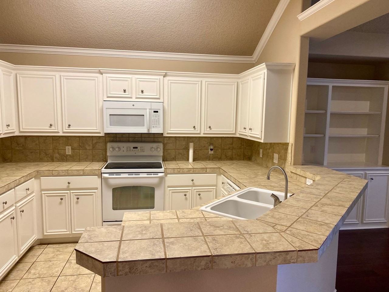 6513 8th St - Photo 7 of 19