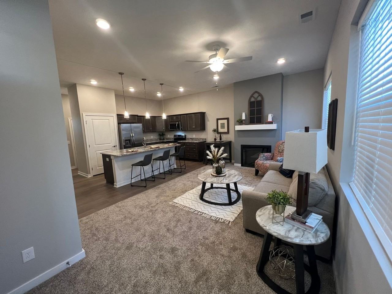 1717 Hillcrest Dr - Photo 4 of 8