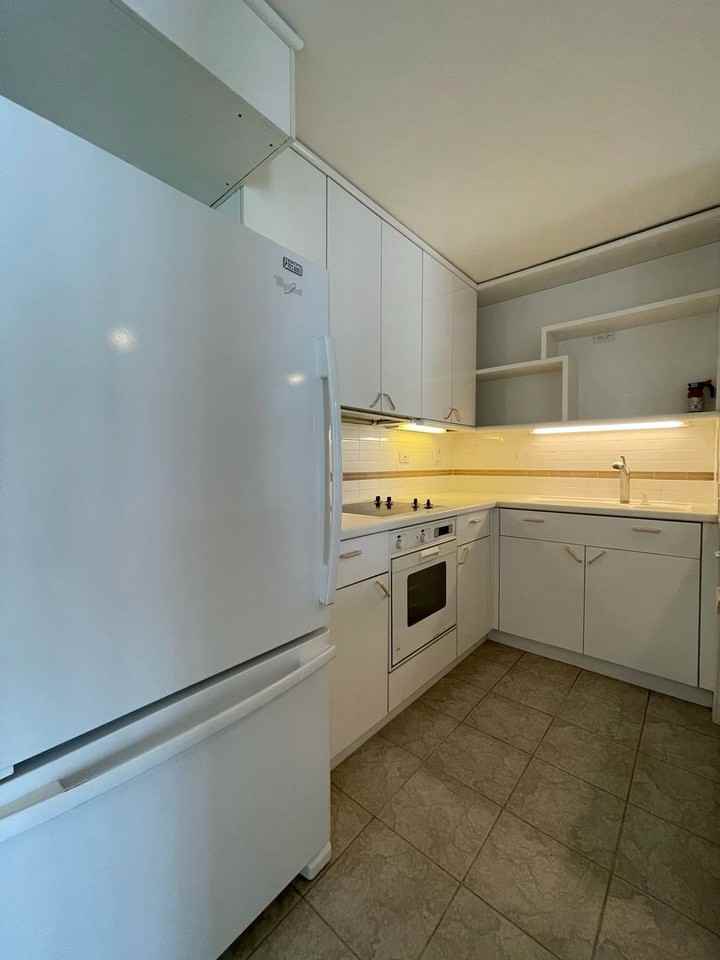 1415 Punahou St #701 - Photo 2 of 10