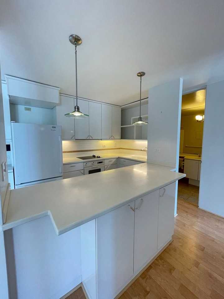 1415 Punahou St #701 - Photo 3 of 10