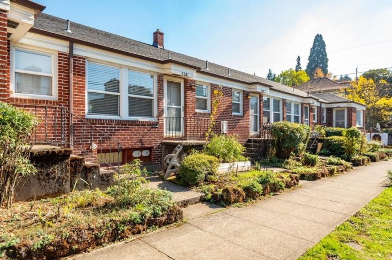 Oak Manor - Photo 3 of 3