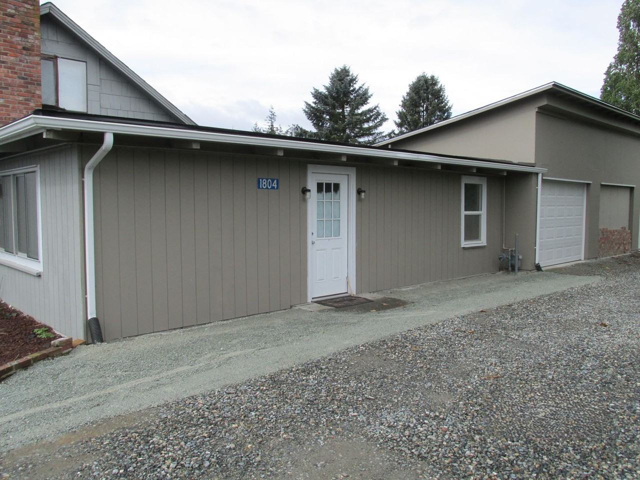 1804 Hassler Ln - Photo 2 of 11