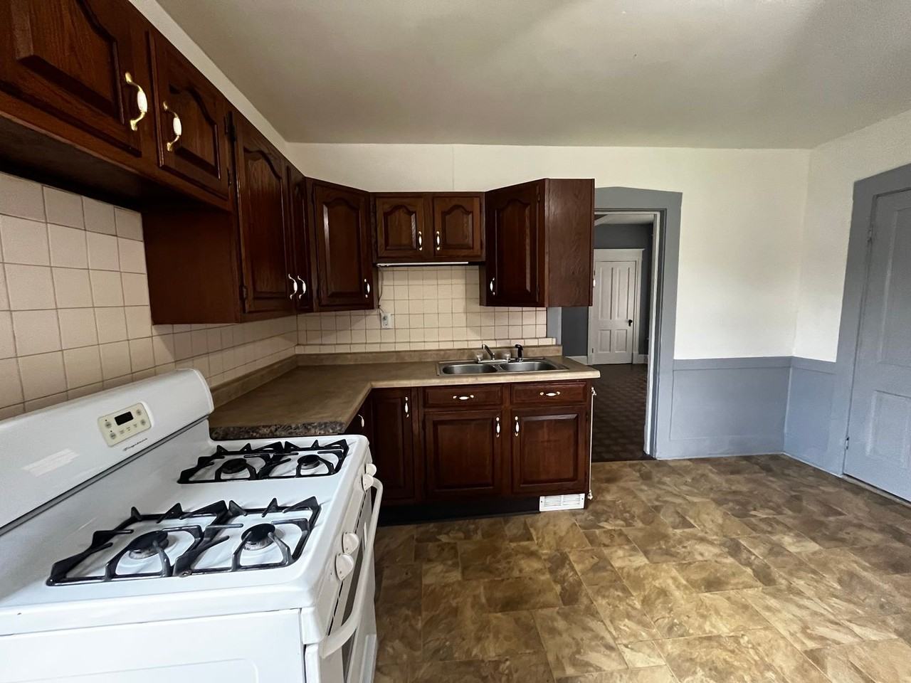 JCM 1458 W. 3rd St. - Photo 3 of 17