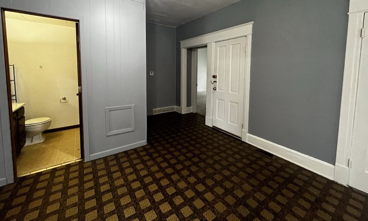 JCM 1458 W. 3rd St. - Photo 6 of 17