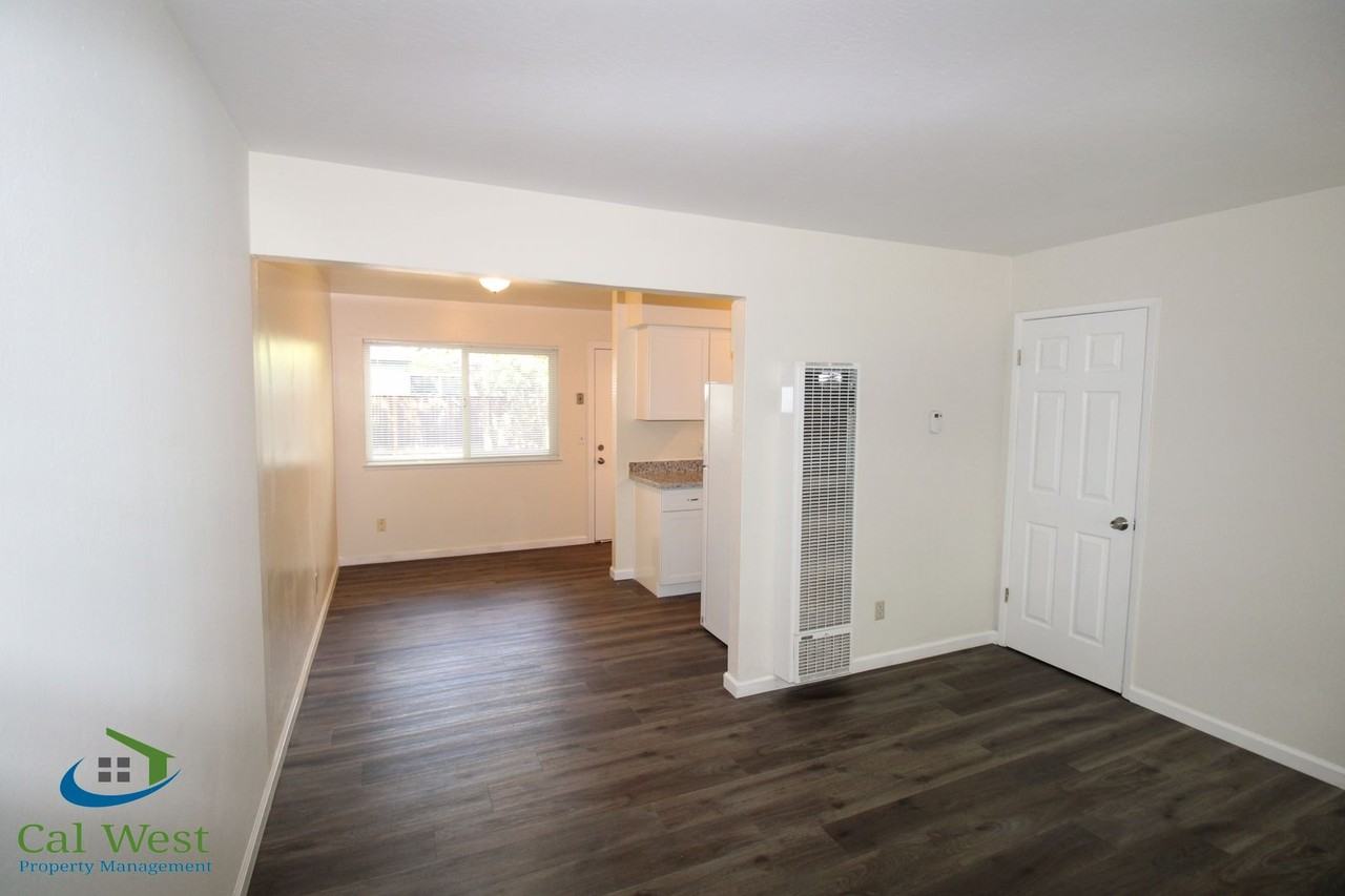 573 Northlake Dr #C - Photo 4 of 22