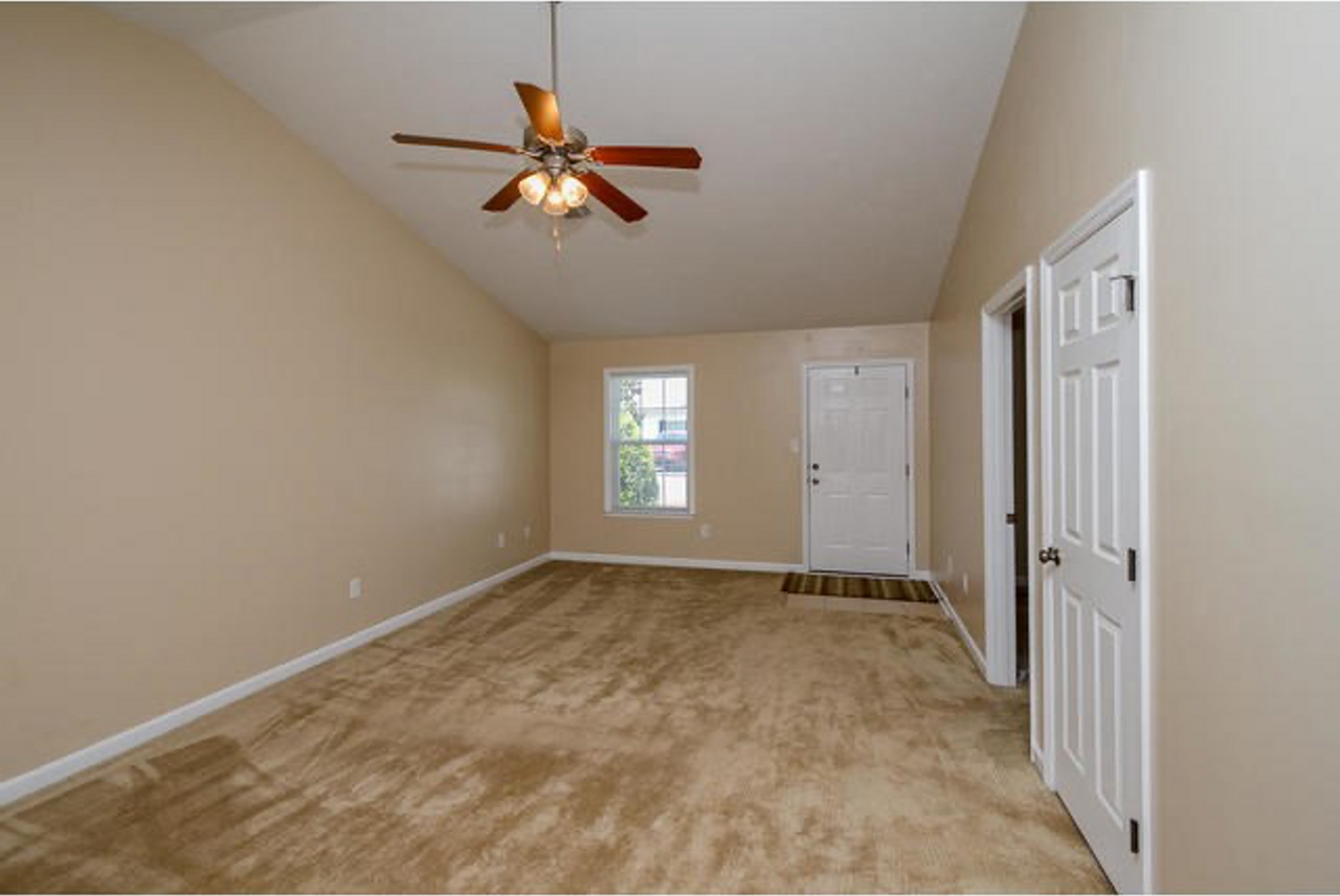 1624 Emma St - Photo 2 of 19