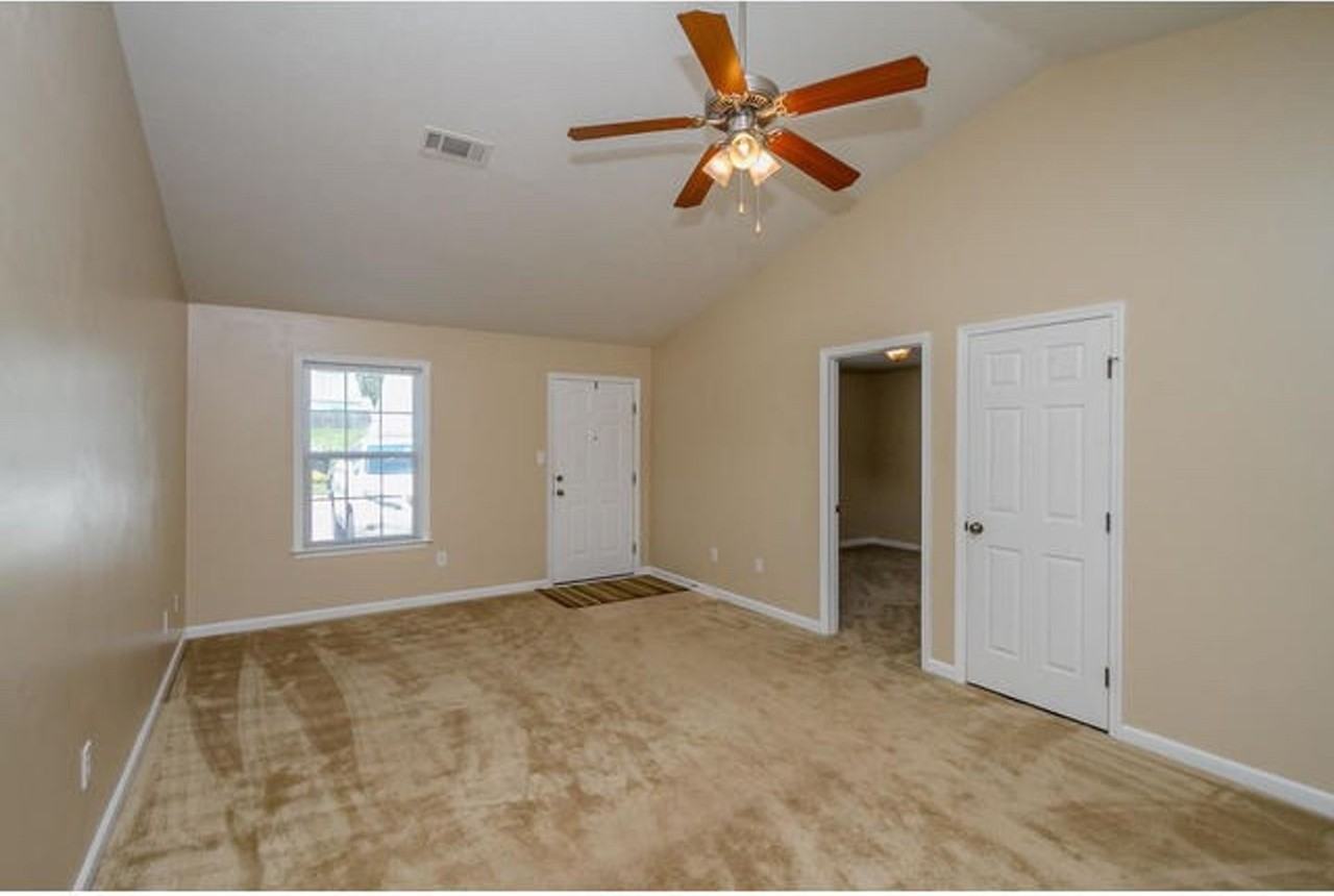 1624 Emma St - Photo 3 of 19