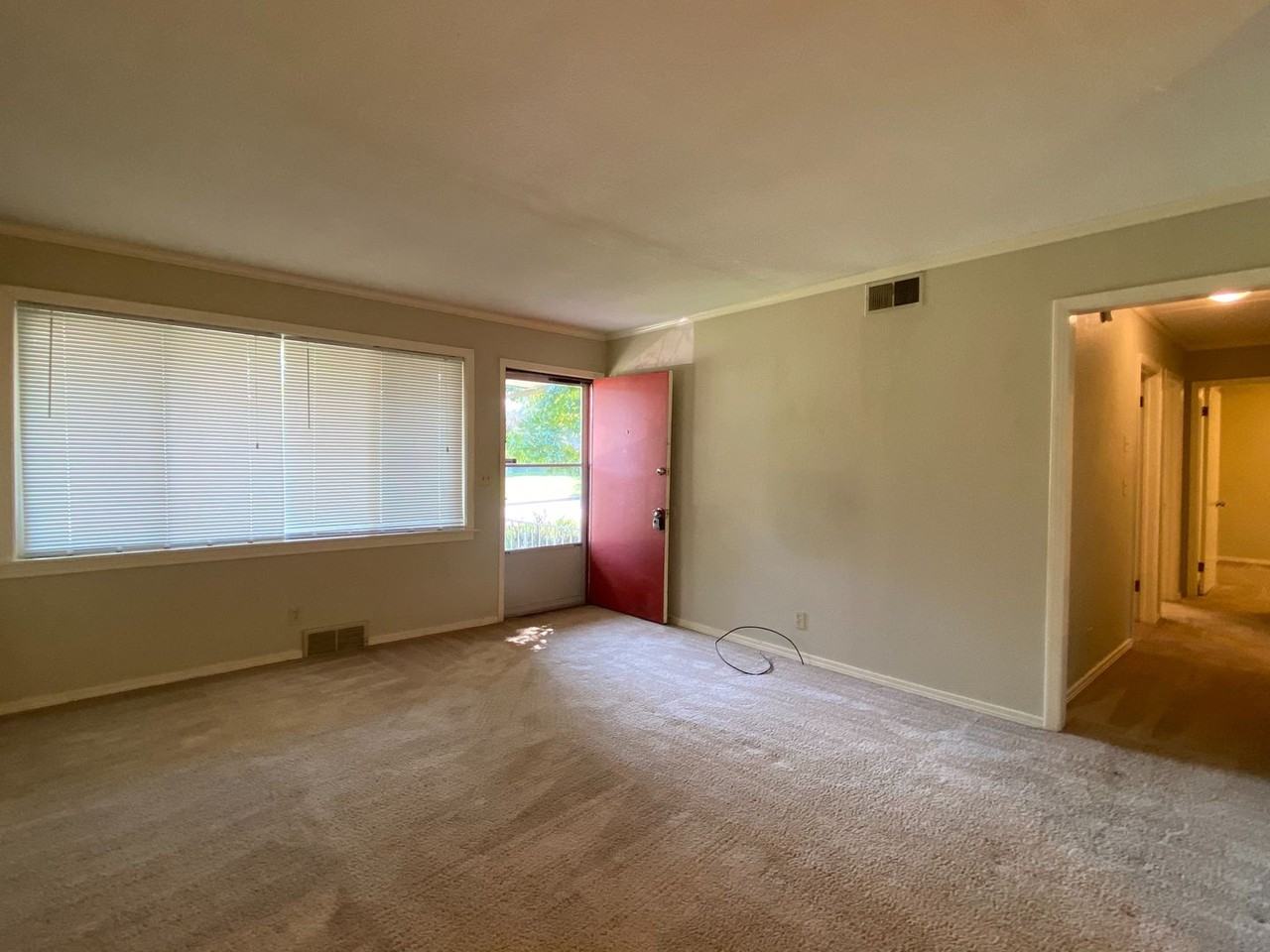 1862 S Hudson Ave - Photo 2 of 11