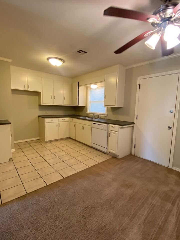 1862 S Hudson Ave - Photo 6 of 11