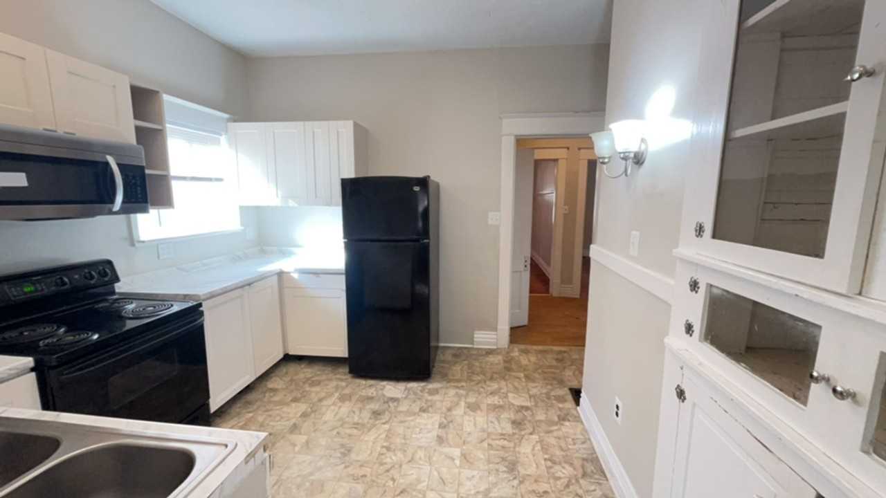 803 S 35th St - Photo 4 of 9