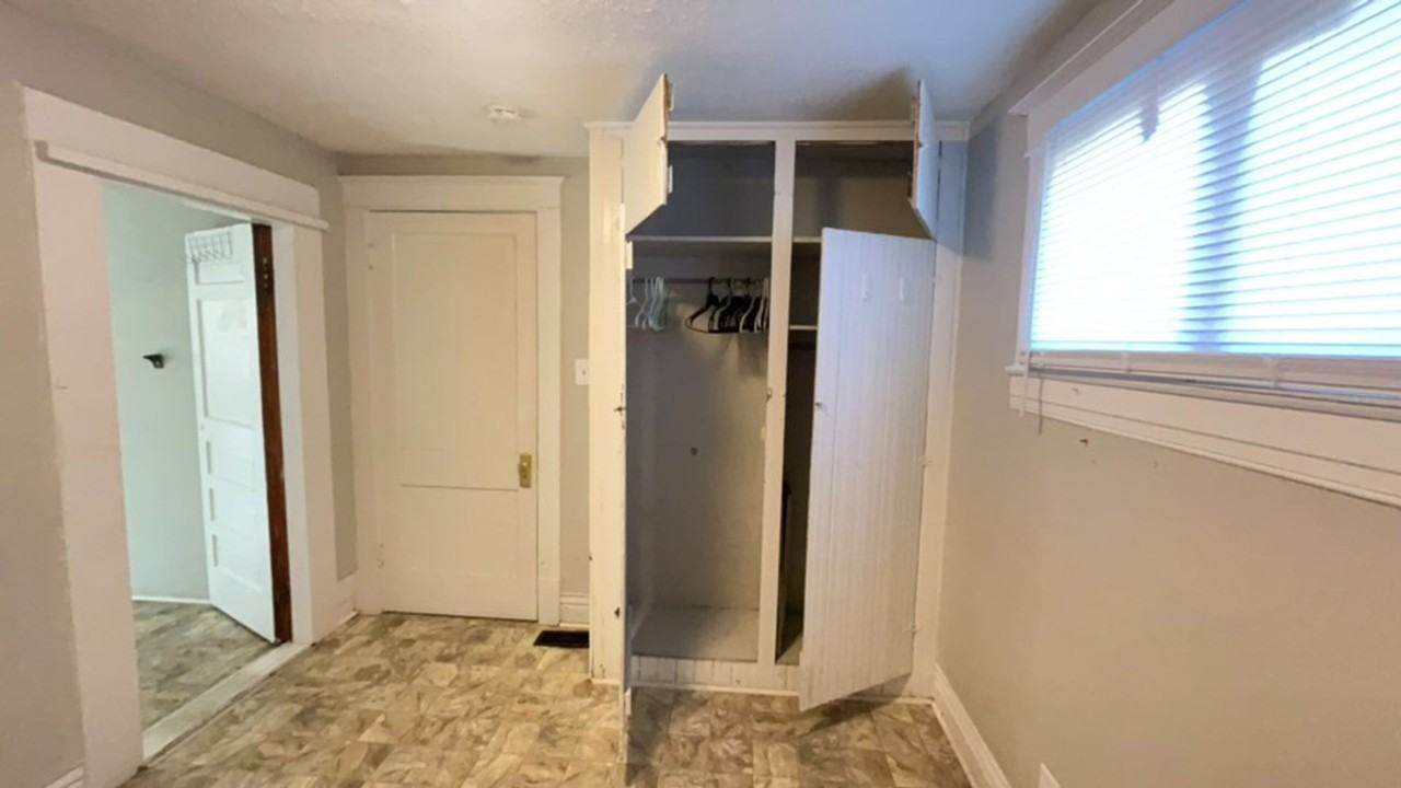 803 S 35th St - Photo 6 of 9