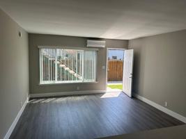 featured image of 533 W Queen St