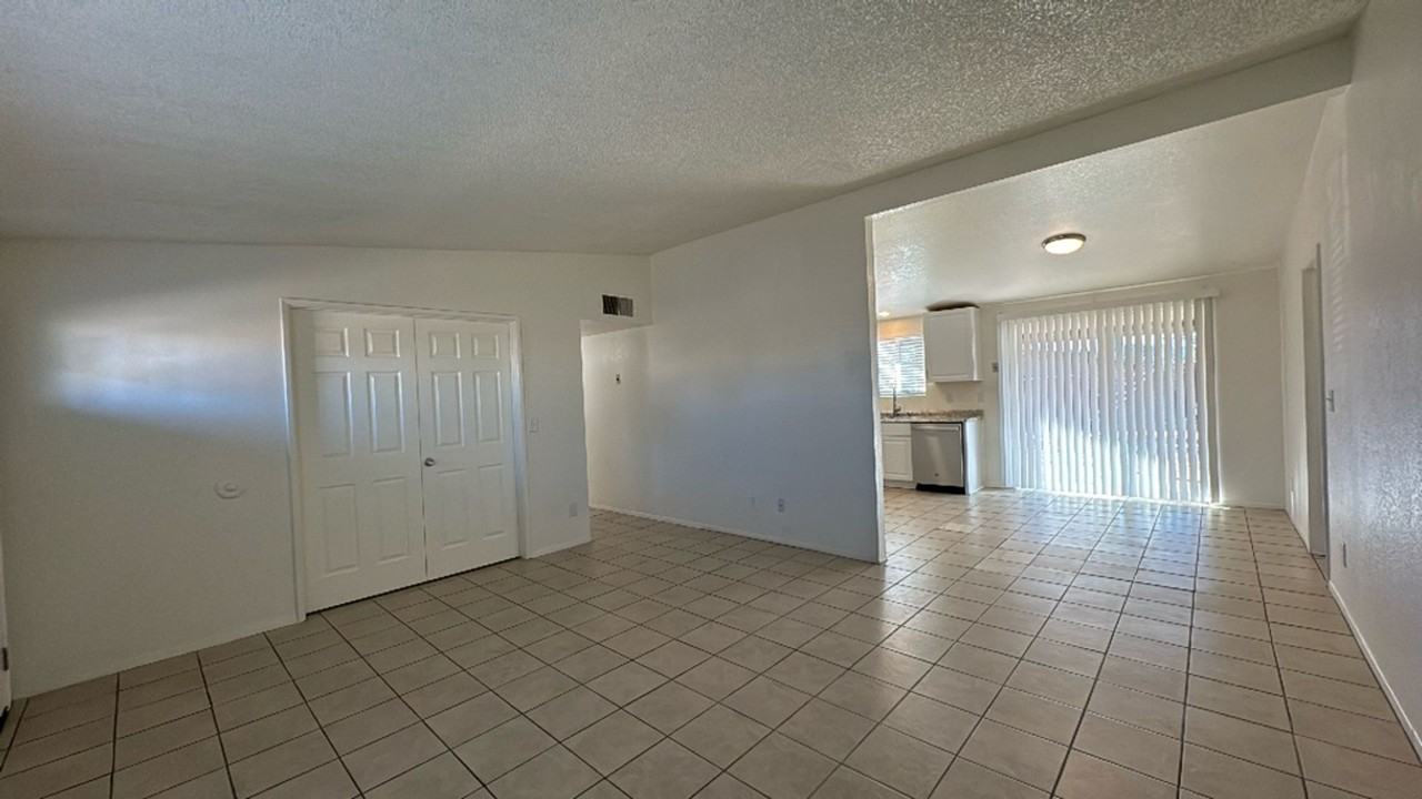 3850 Blackbird Dr - Photo 5 of 21