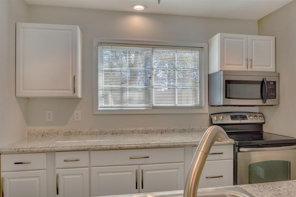 1554 Garden Ct - Photo 6 of 20