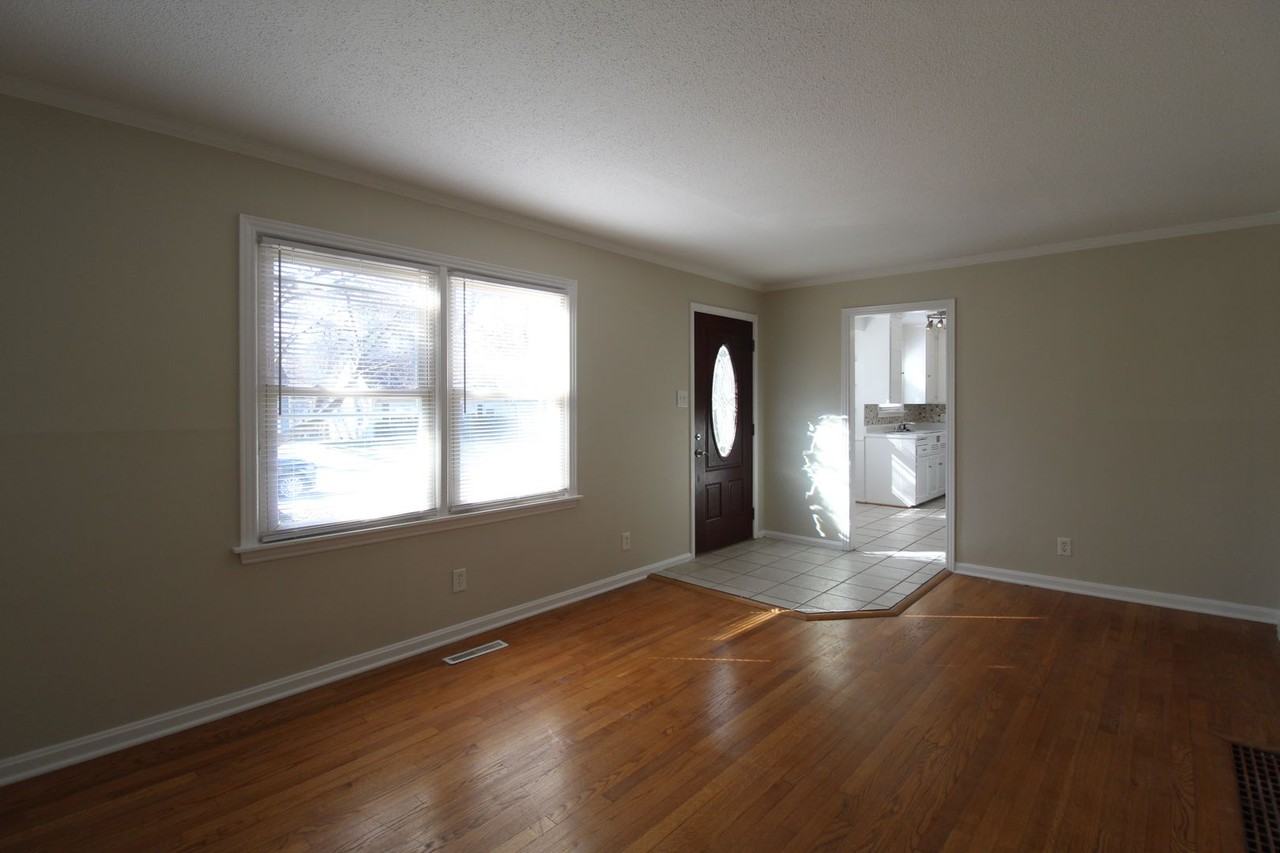 5337 Juniper Dr - Photo 3 of 12