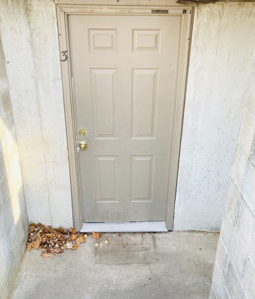 215 E Grandview Dr #3 - Photo 2 of 10