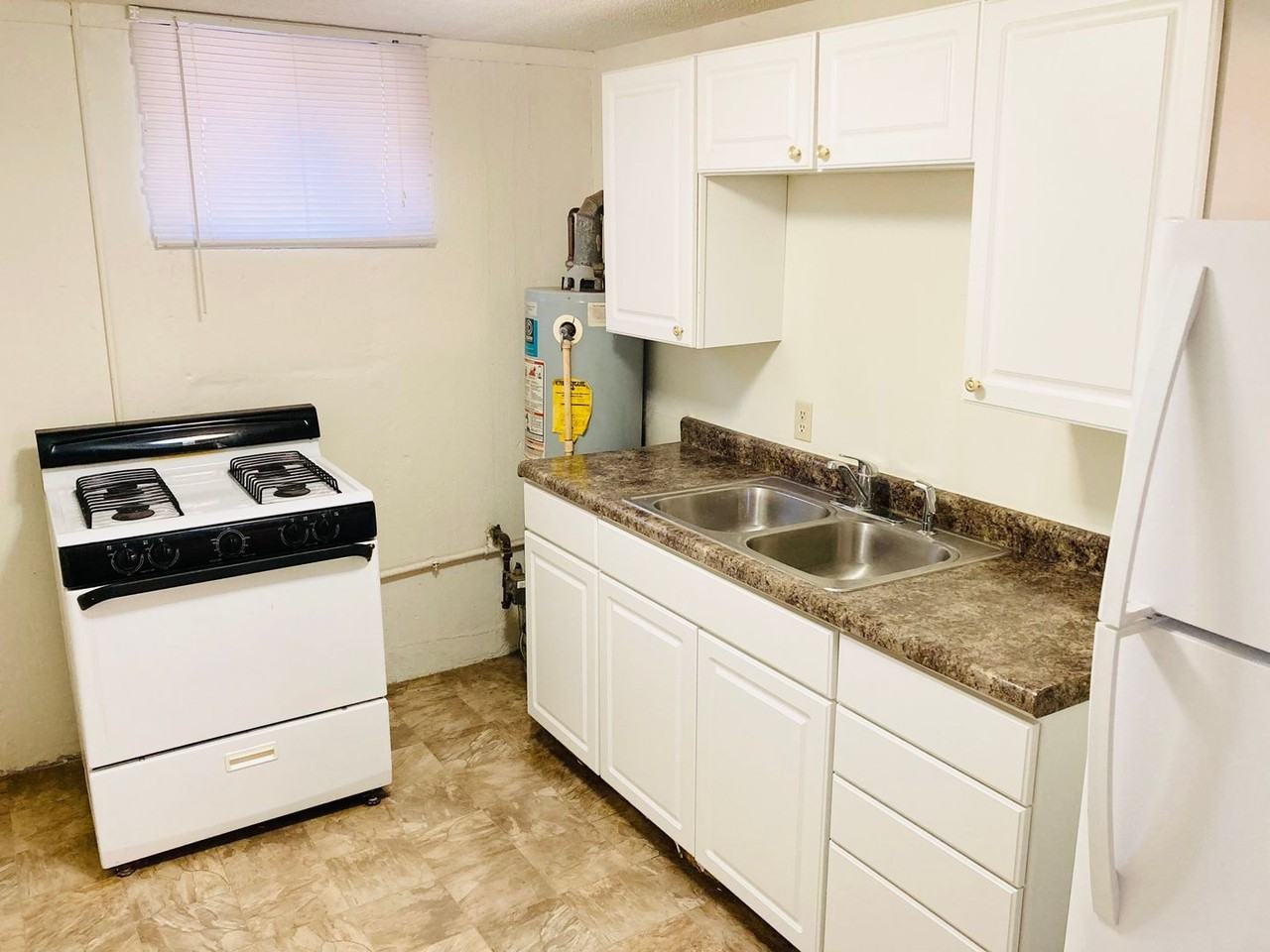 215 E Grandview Dr #3 - Photo 5 of 10