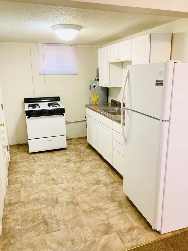 215 E Grandview Dr #3 - Photo 6 of 10