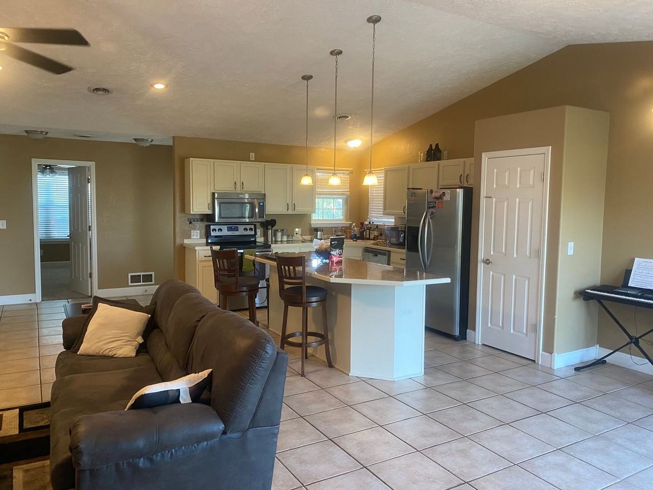 108 Brookstone Cir - Photo 2 of 17