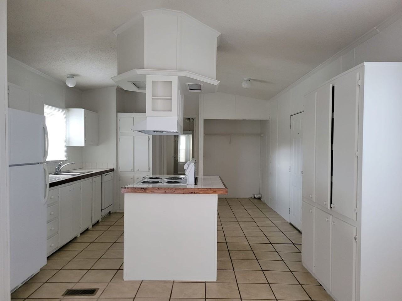 596 Trollingwood Hawflds Rd - Photo 4 of 23