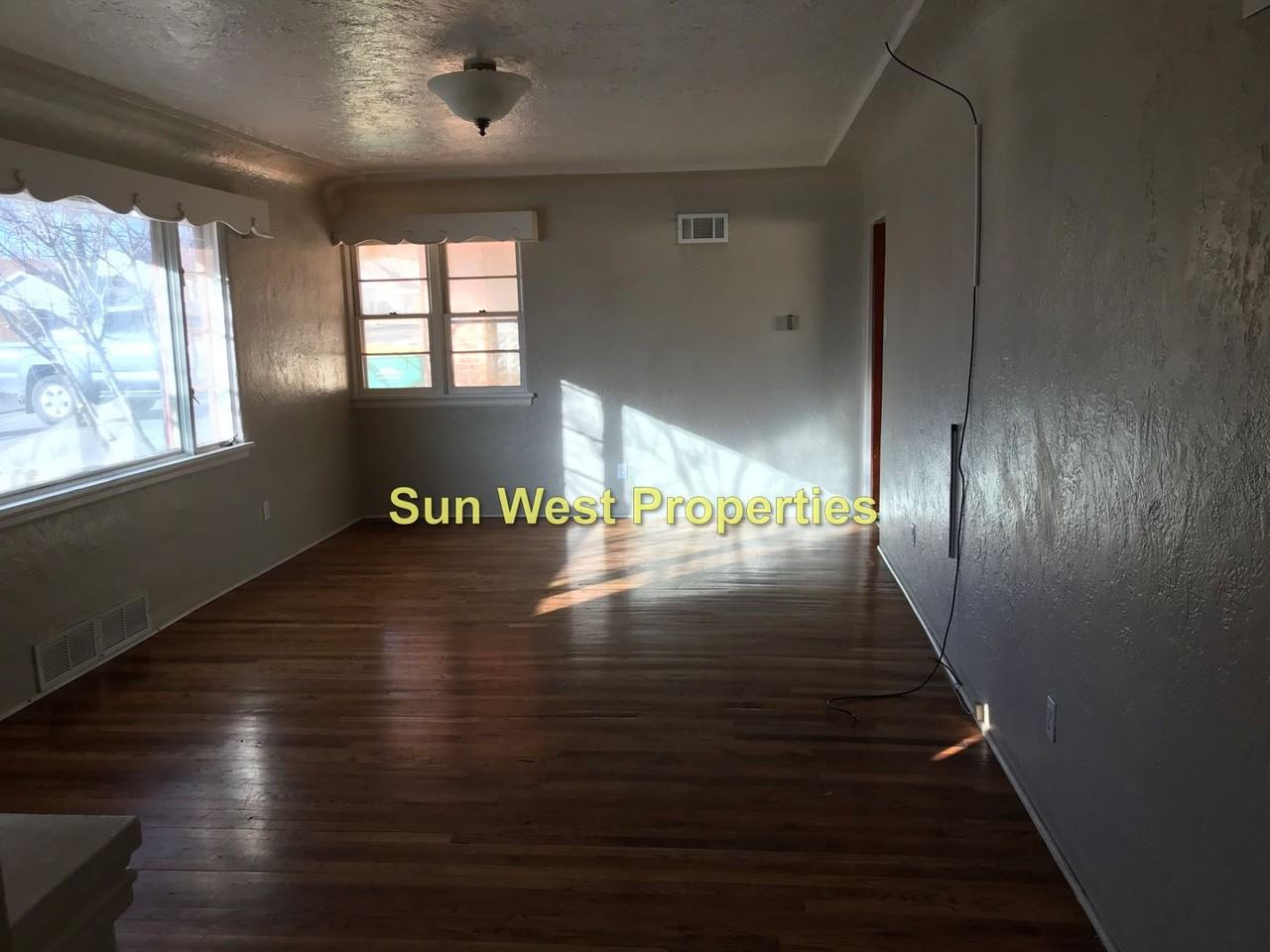 702 N Dustin Ave - Photo 3 of 21