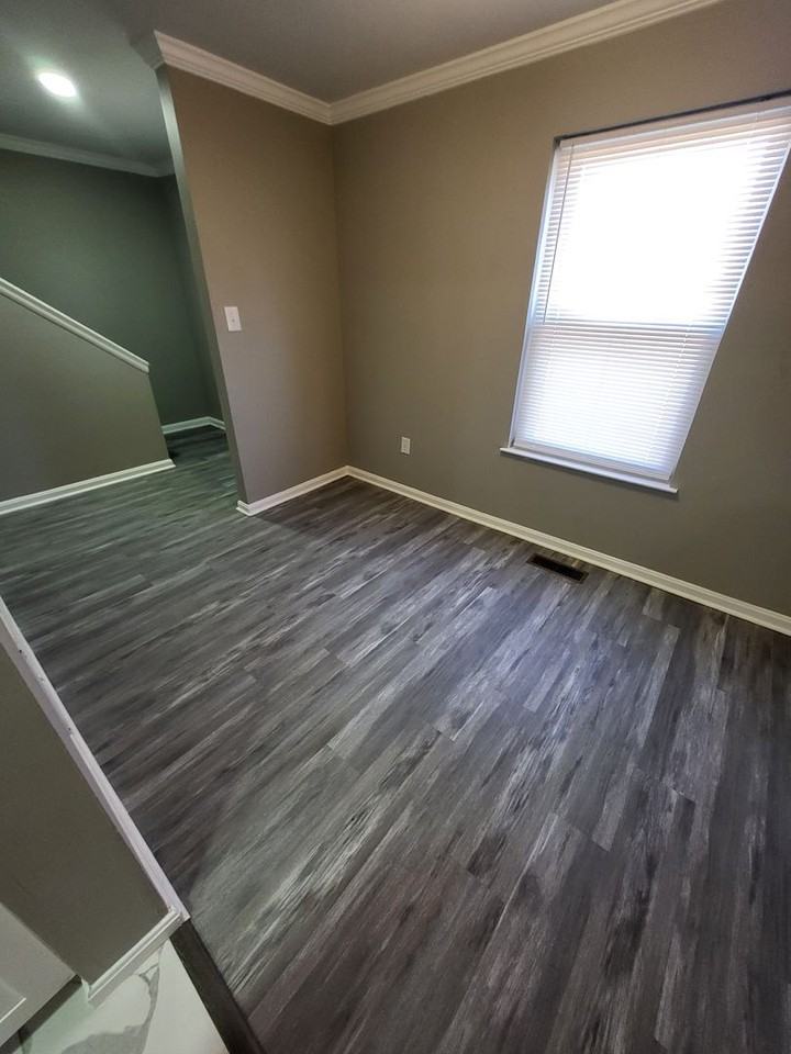 1846 Hawk Ct - Photo 4 of 32