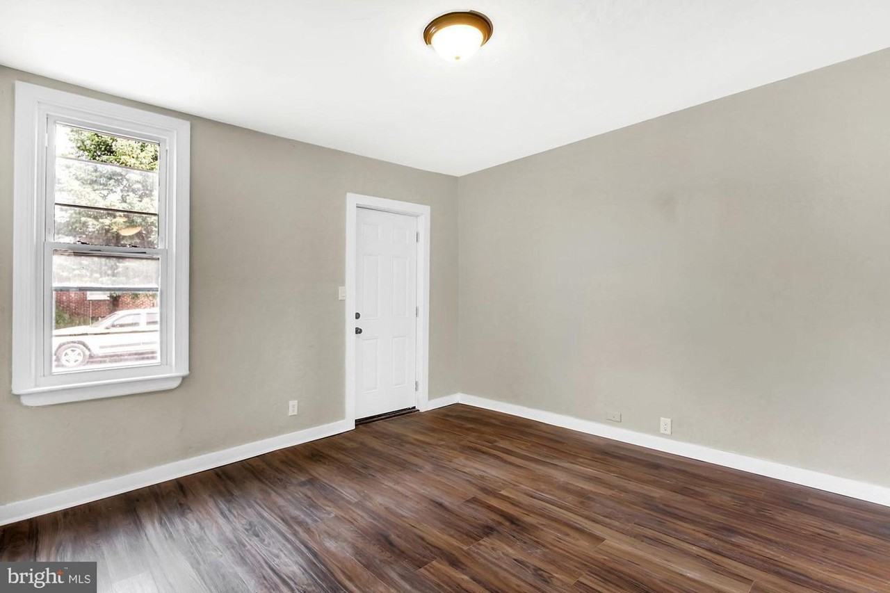 760 Wallace St - Photo 5 of 25