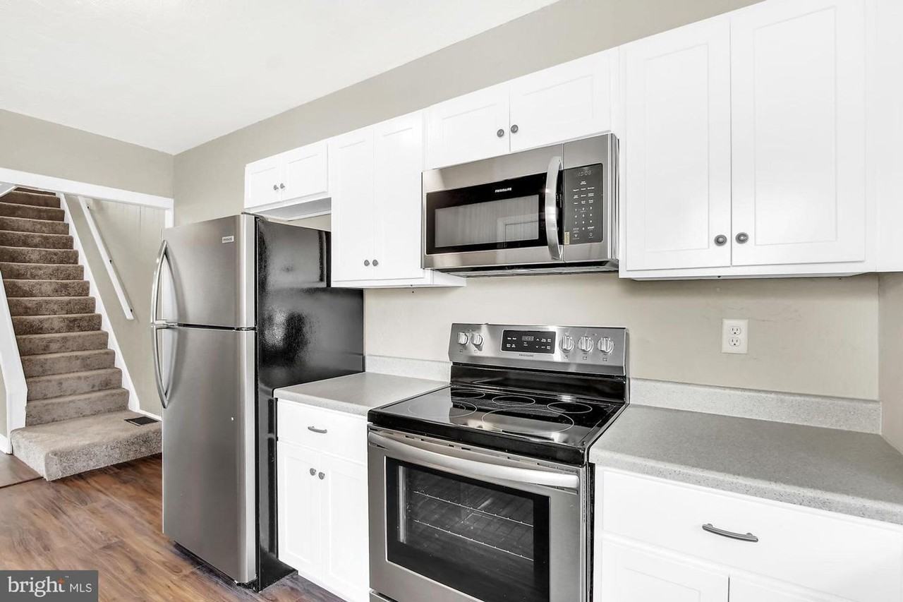 760 Wallace St - Photo 6 of 25