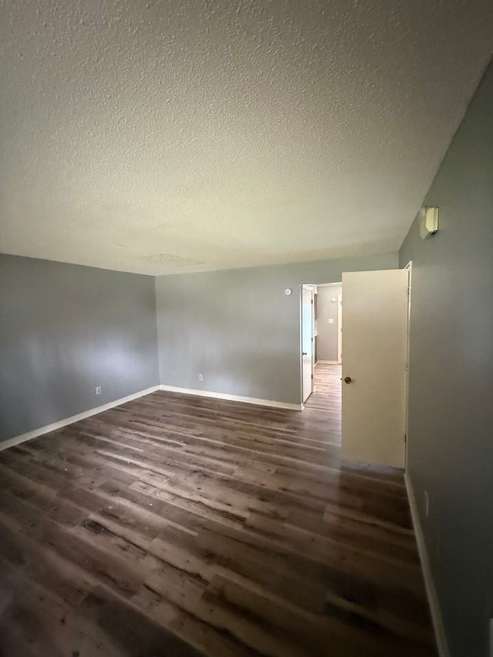 132 Pebble Ct - Photo 7 of 12