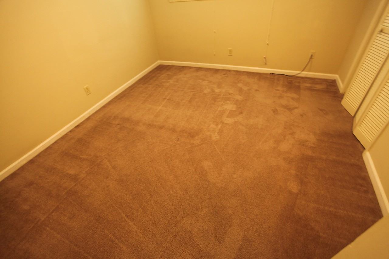 1401 Hampton Dr - Photo 6 of 8