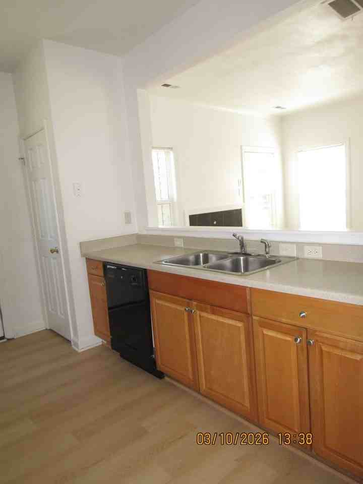 1526 Hazel Ave - Photo 7 of 28