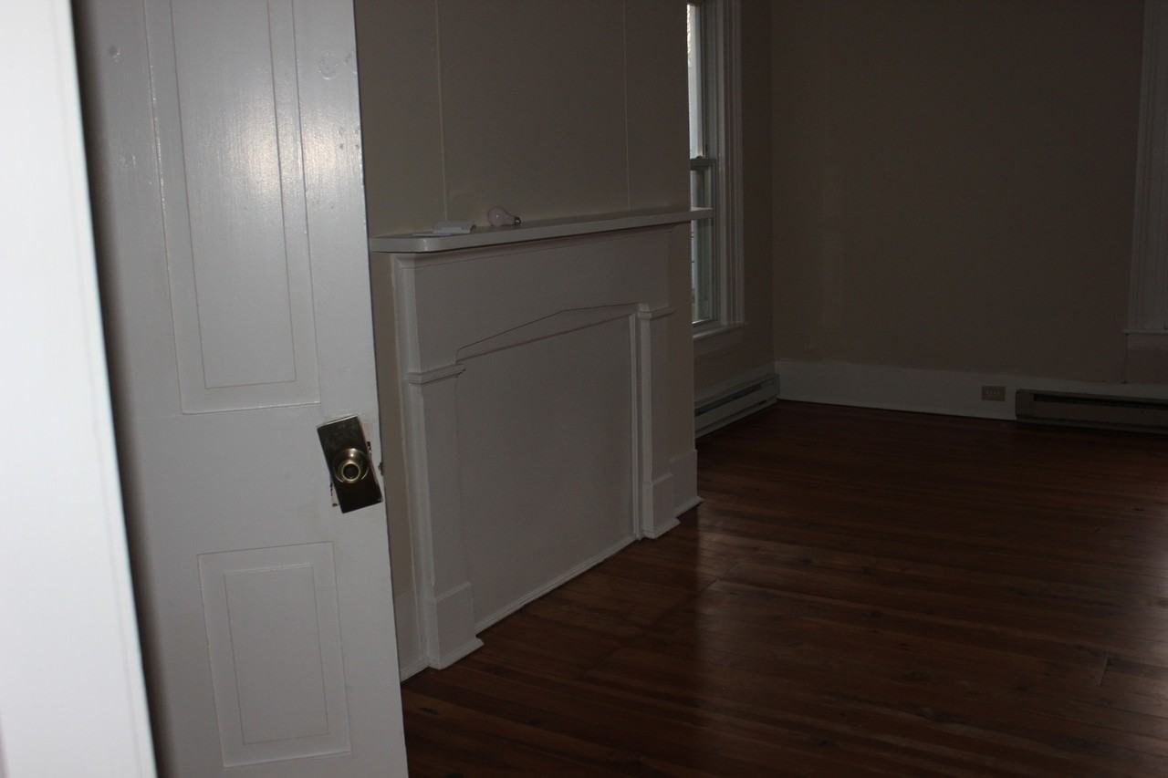 215 S Commerce St #4 - Photo 6 of 10